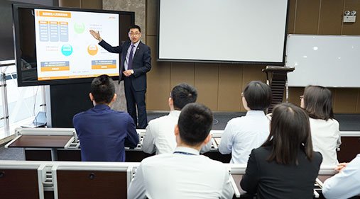 持续提高员工的合规意识，结合线下培训、线上微课、合规简报、合规资讯公众号、合规知识竞赛等形式多样的培训、宣传，培育合规文化，使员工充分了解公司和个人在贸易合规上的义务和责任，理解和贯彻合规创造价值的理念。