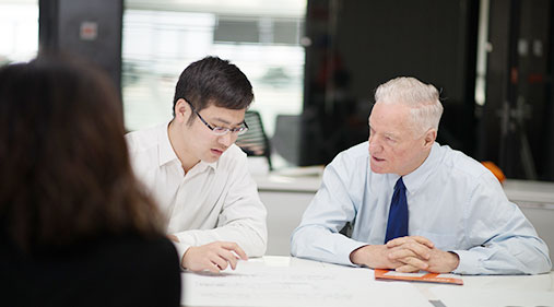 定期开展内部抽查、自查、风险评估和合规审计，评价合规风险控制措施的有效性，持续优化合规管理体系。 